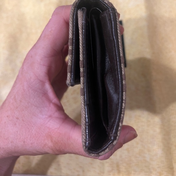 Fendi wallet w/fendi dust bag - Picture 4 of 16